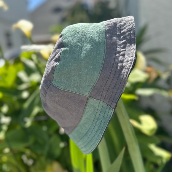 Two-Tone Bucket Hat - Picture 2 of 10